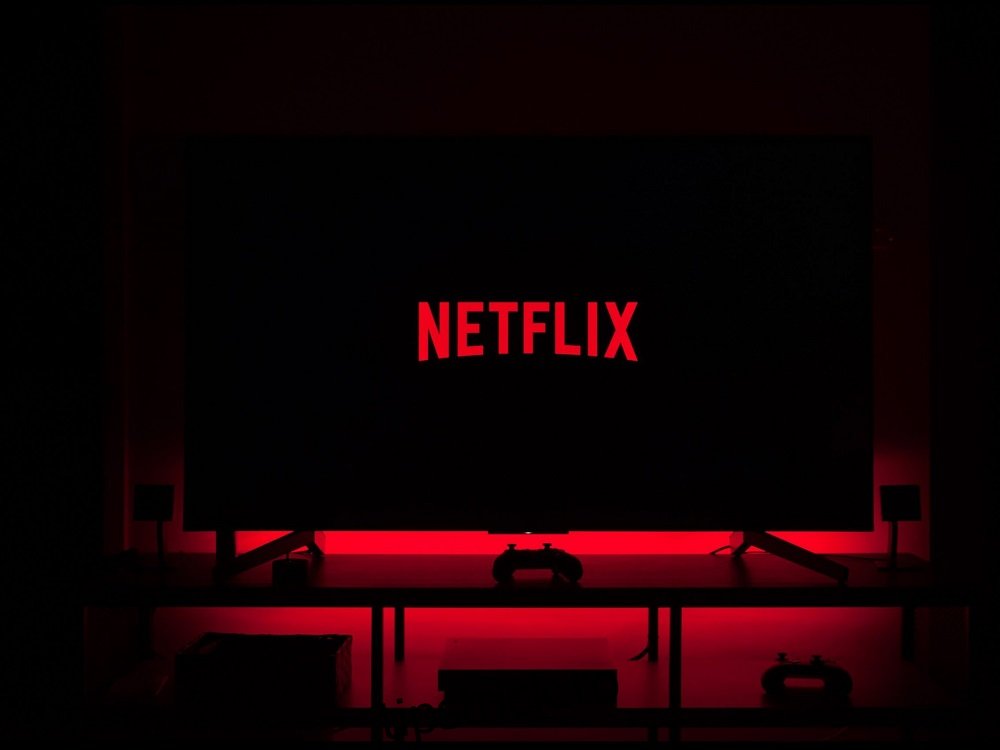 Urmăriți Netflix pe un televizor care nu este inteligent