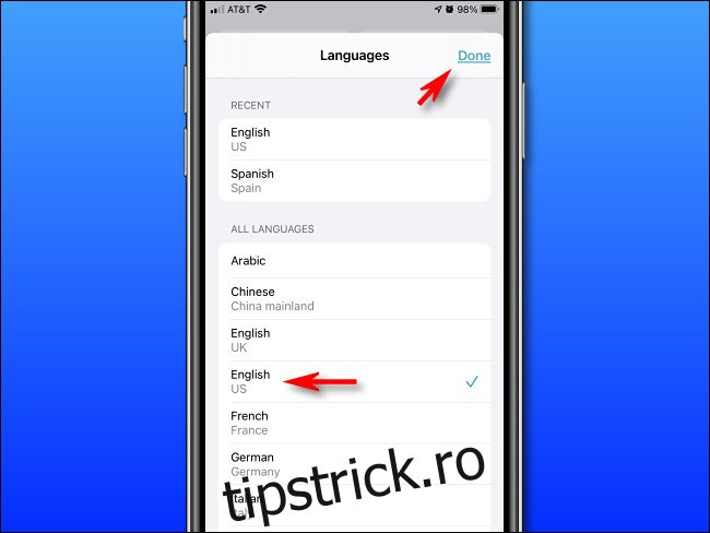 În Apple Translate pe iPhone, selectați o limbă din listă, apoi atingeți 